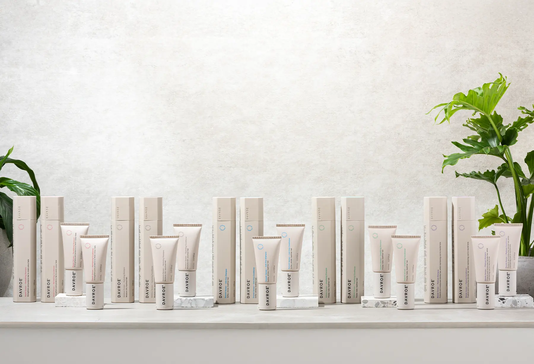 Davroe Senses is a unique collection of shampoo and conditioners that offer the benefits of natural, botanical ingredients combined with the latest wellbeing technology. Each shampoo conditioner can be used in their corresponding shampoo and conditioner or intertwined to suit individual needs.